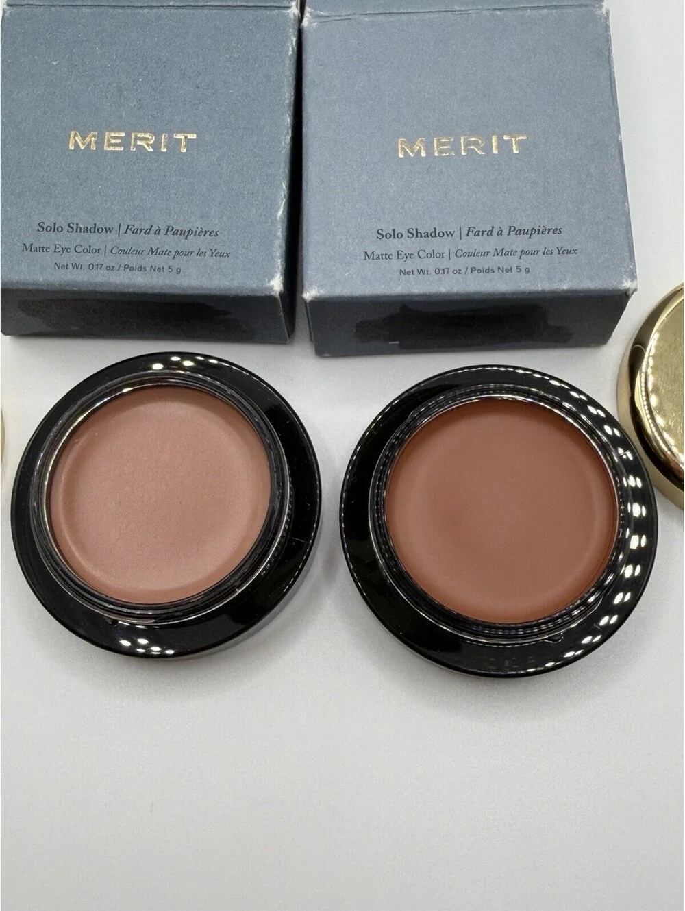 Eyeshadow description merit